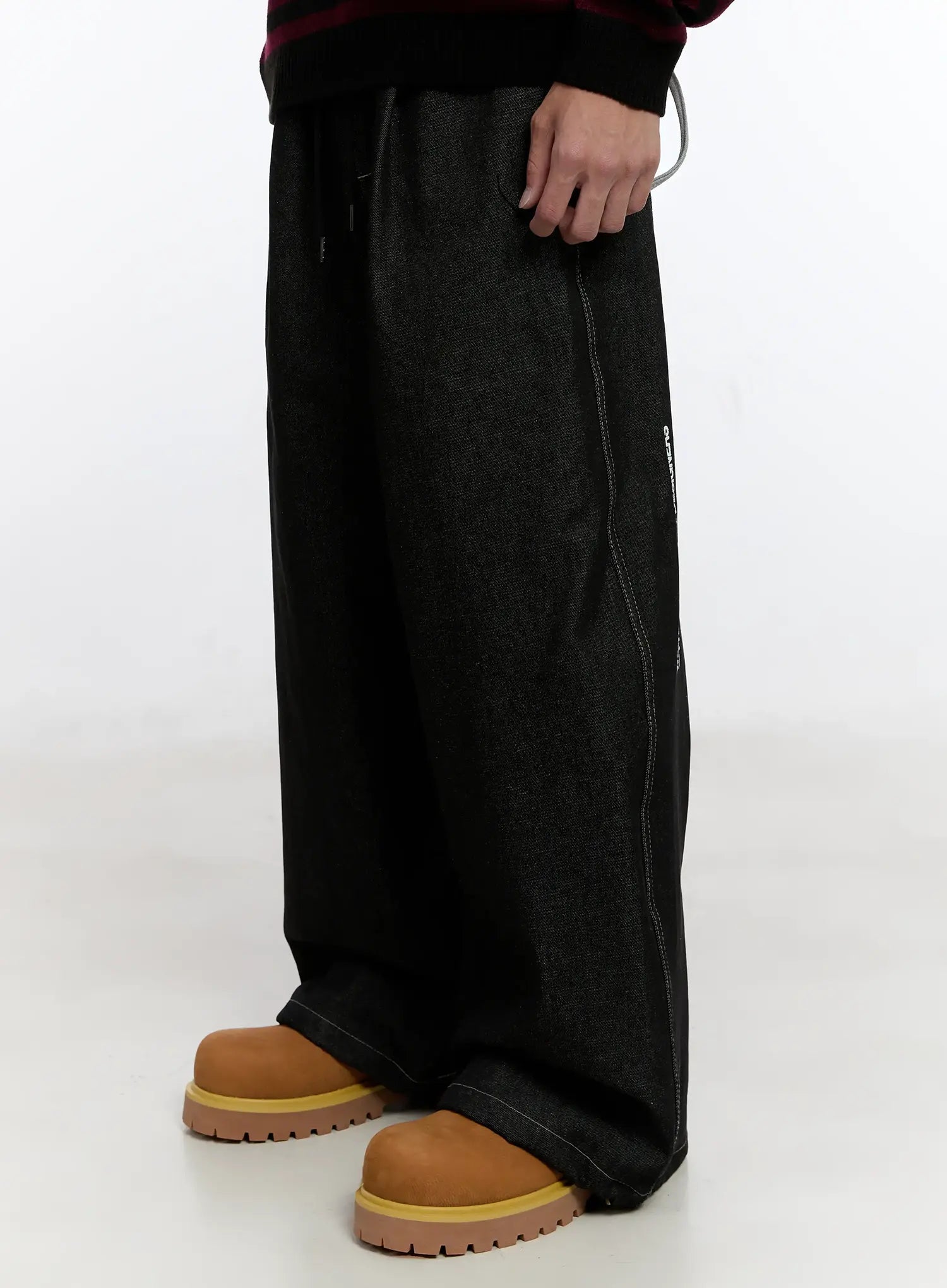 Men's Graphic Jeans (Black) IS529