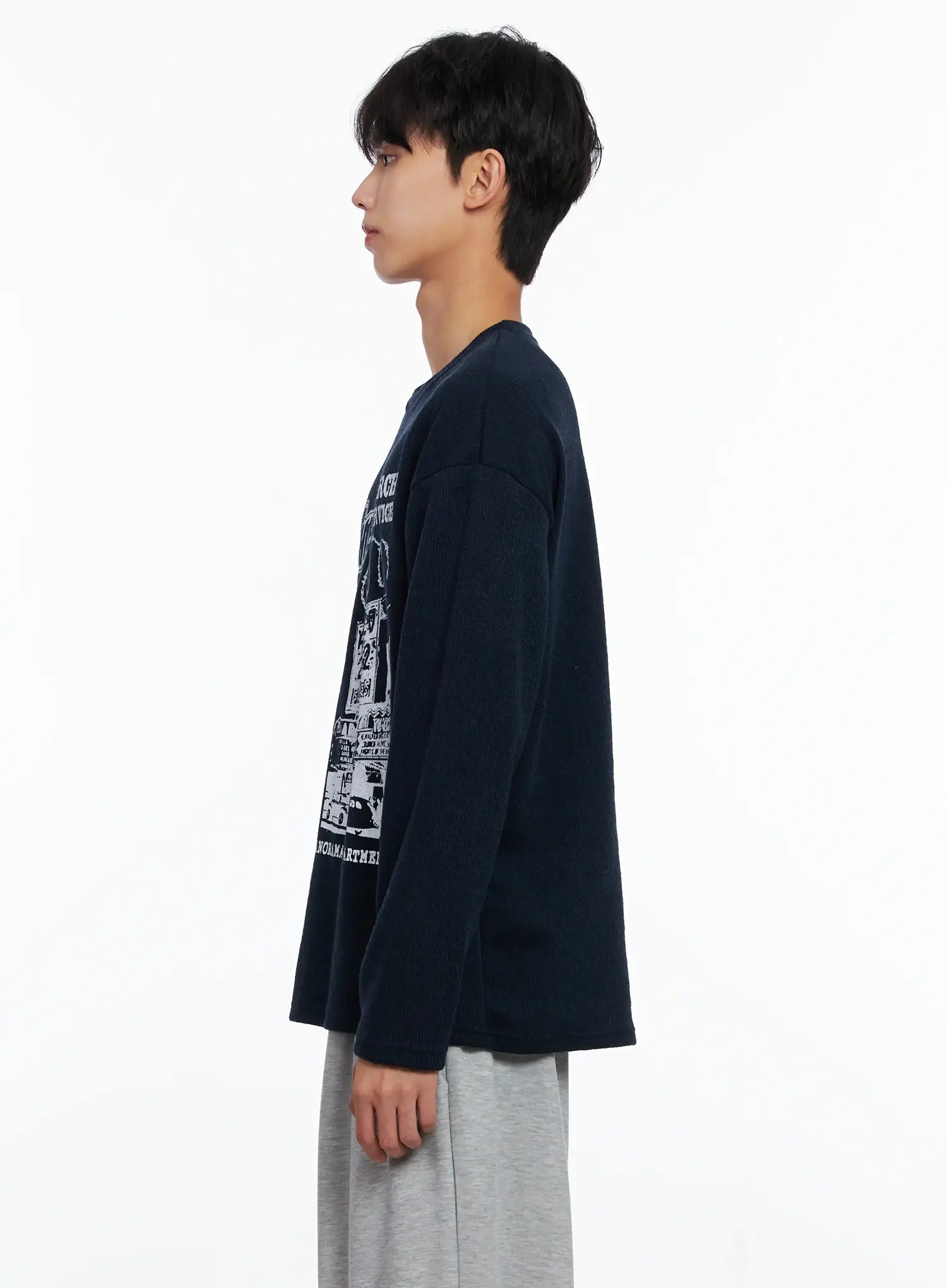 Men's Graphic Knit Long-Sleeve Top IS519