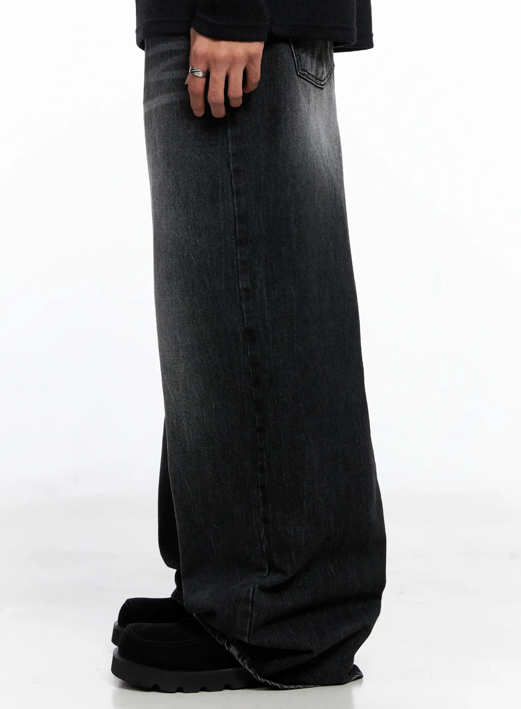 Men's Wide-Leg Washed Jeans IO502