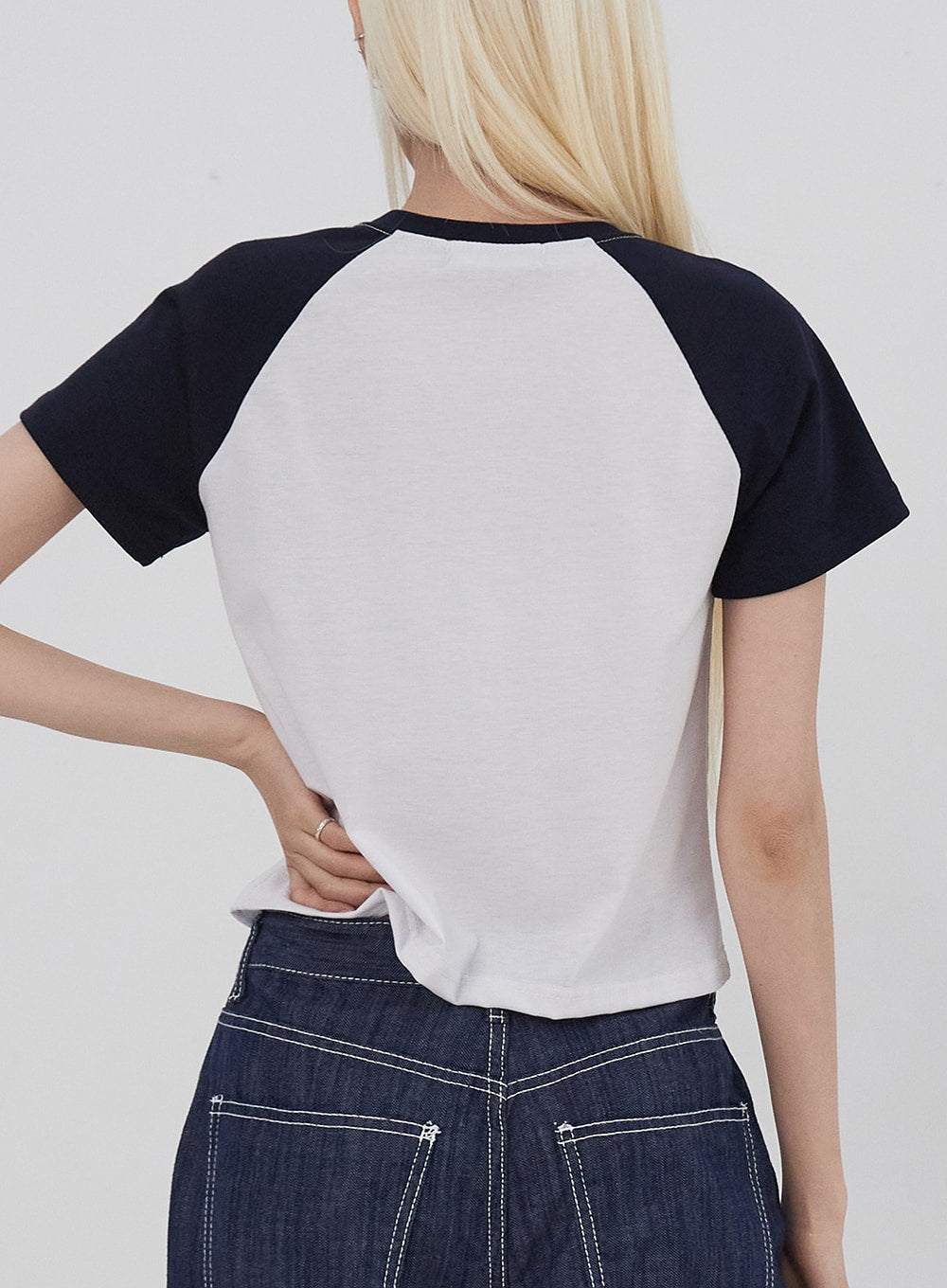 Two Color Graphic Tee IU313