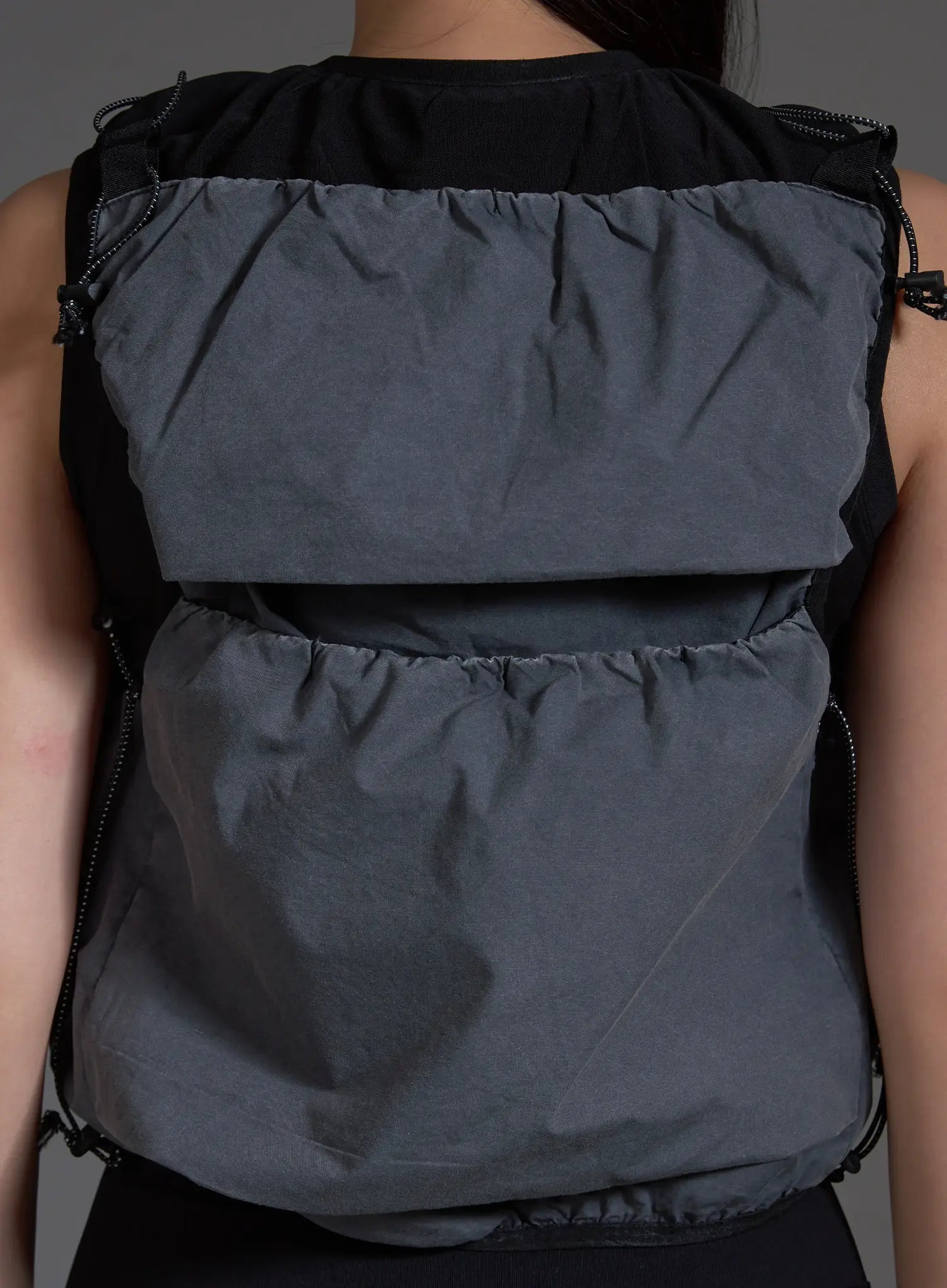 Sporty Utility Running Vest (Dark Gray) IO517