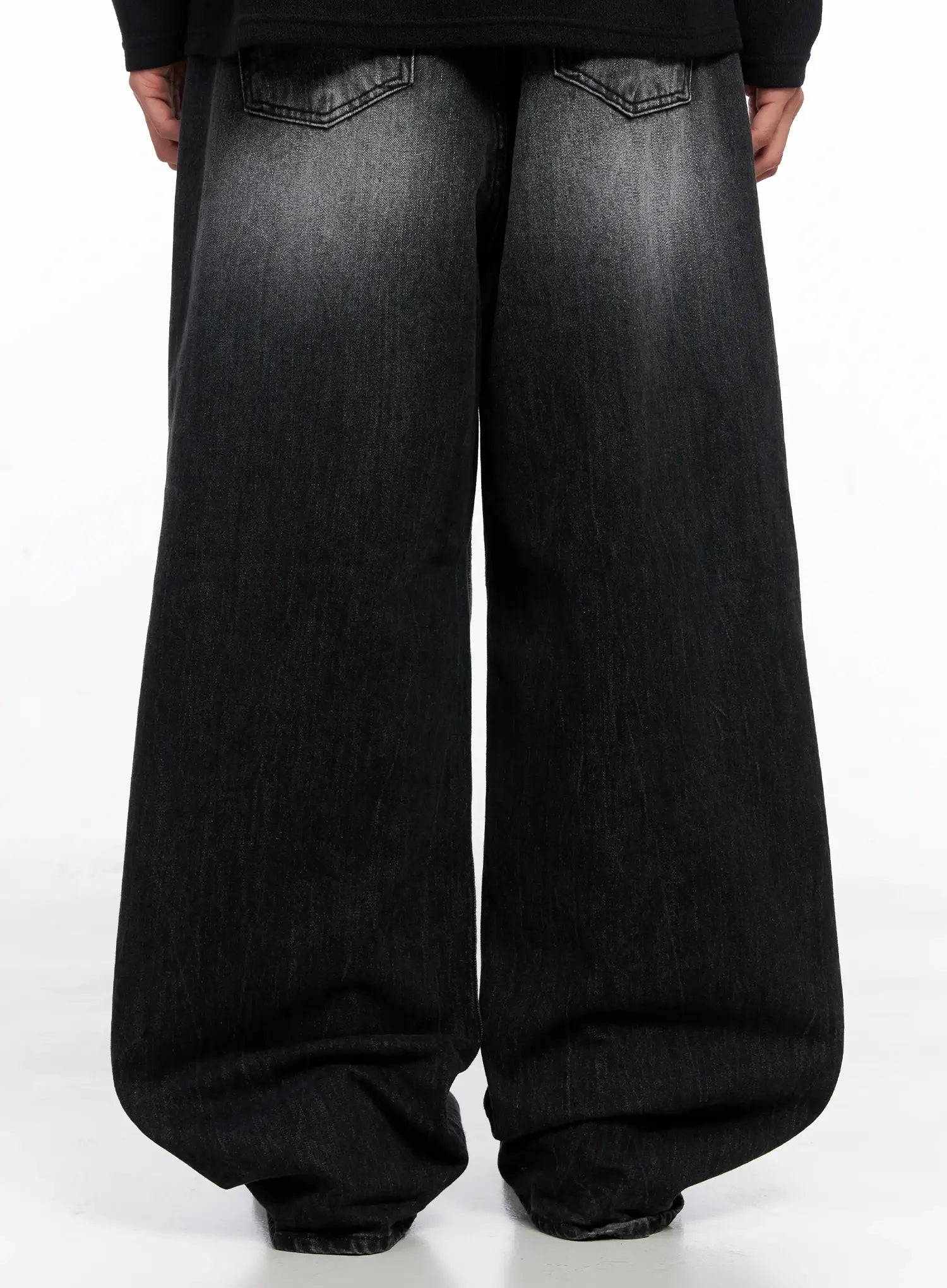 Men's Wide-Leg Washed Jeans IO502
