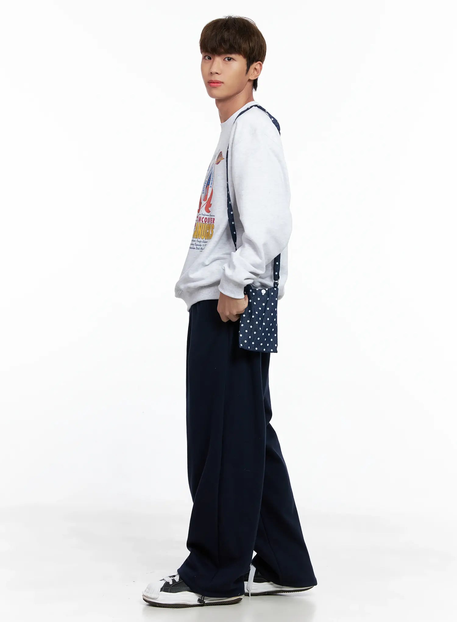 Men's Retro Sports Crewneck IO502