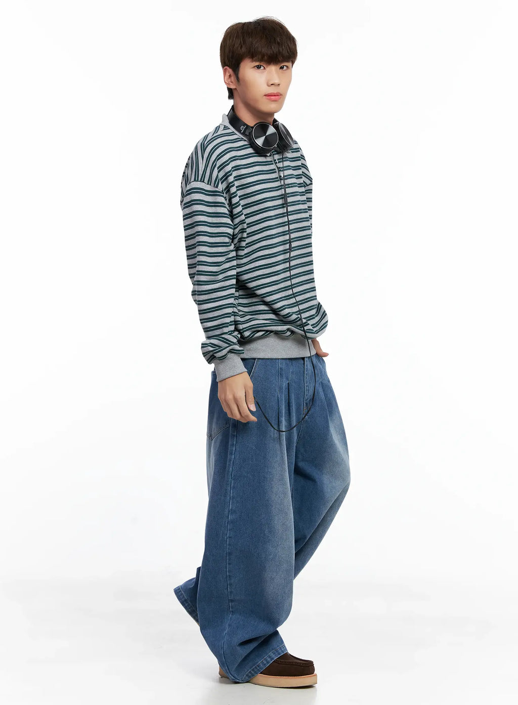 Men's Wide-Leg Two-Tuck Jeans IO502