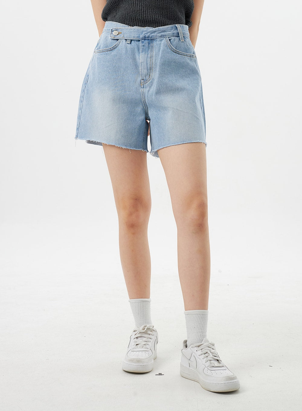 Wide Denim Shorts BY325
