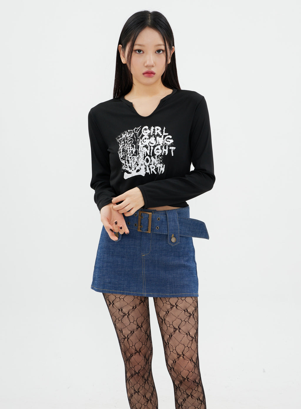 Cropped Long Sleeve T Shirt with Graphic Print K2302