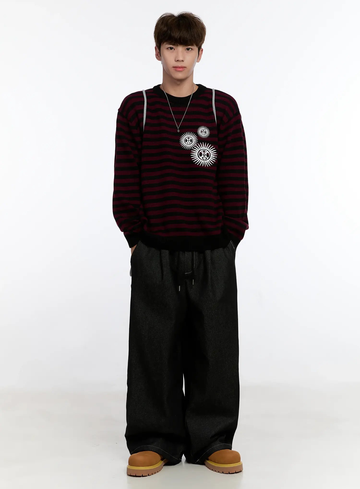 Men's Sunburst Striped Knit Sweater IS529