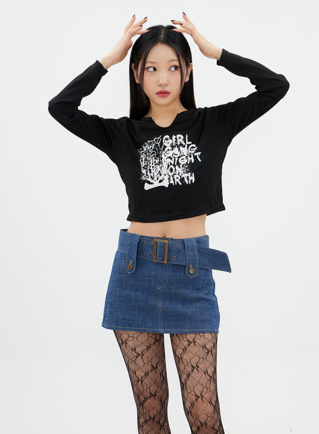 Cropped Long Sleeve T Shirt with Graphic Print K2302