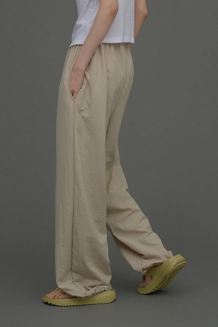 Loose Fit Banded Pants CA04