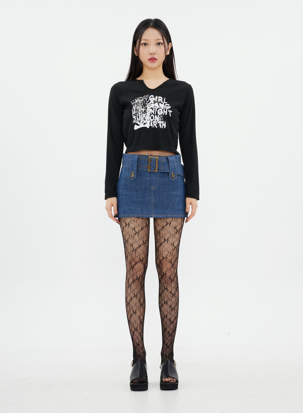 Cropped Long Sleeve T Shirt with Graphic Print K2302