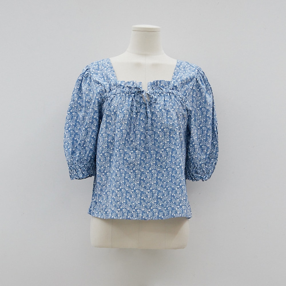 Plus Square Neck Flower Blouse IY24