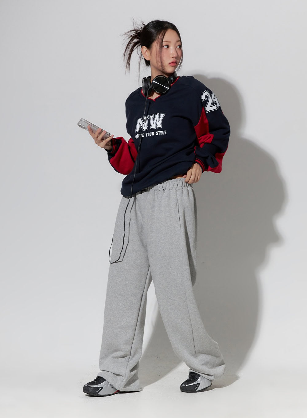 White V-Neck Jersey Sweatshirt IO409