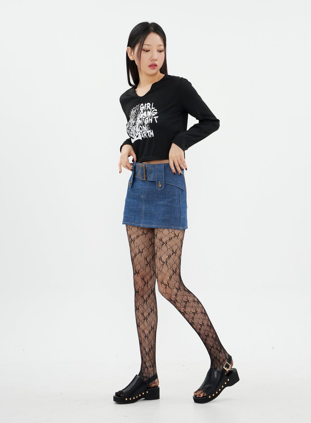 Cropped Long Sleeve T Shirt with Graphic Print K2302