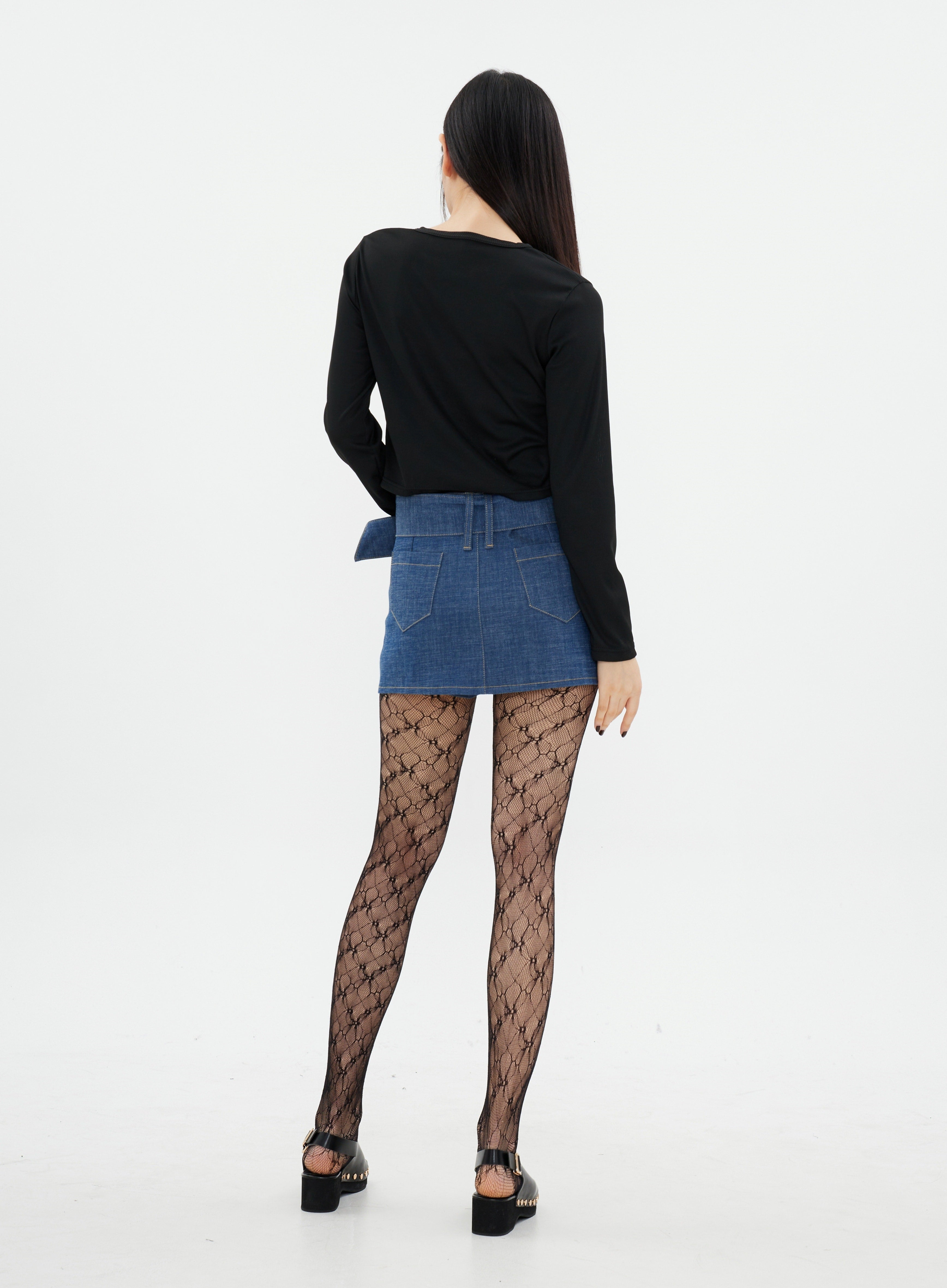 Cropped Long Sleeve T Shirt with Graphic Print K2302