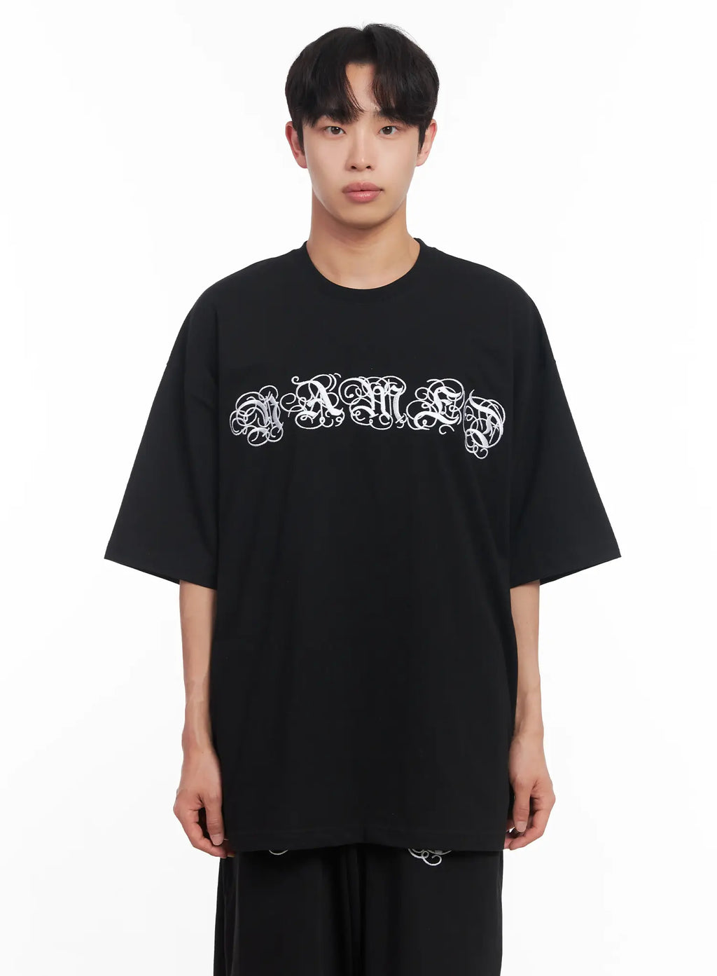 Men's Embroidered Graphic Tee IU518