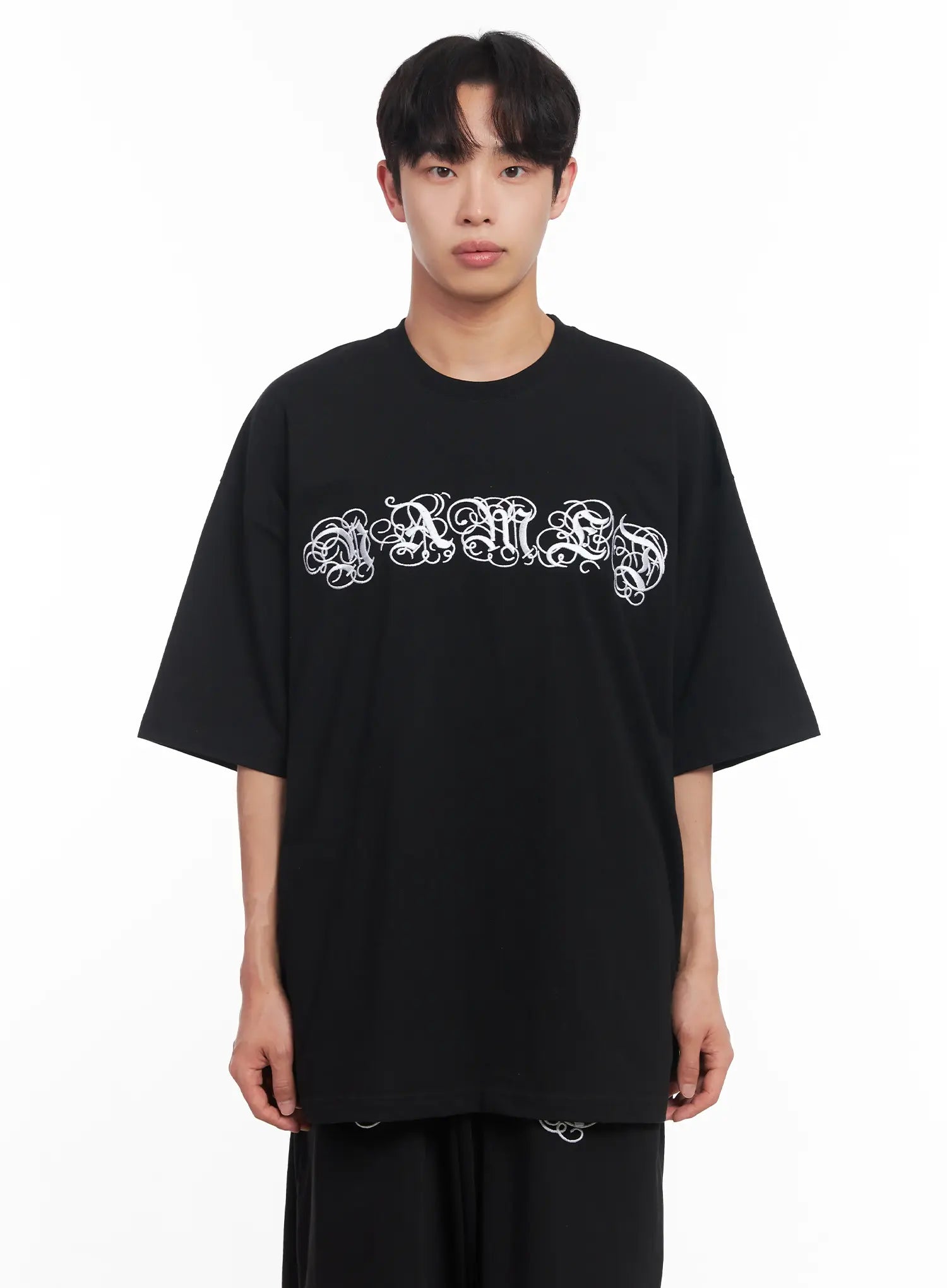 Men's Embroidered Graphic Tee IU518