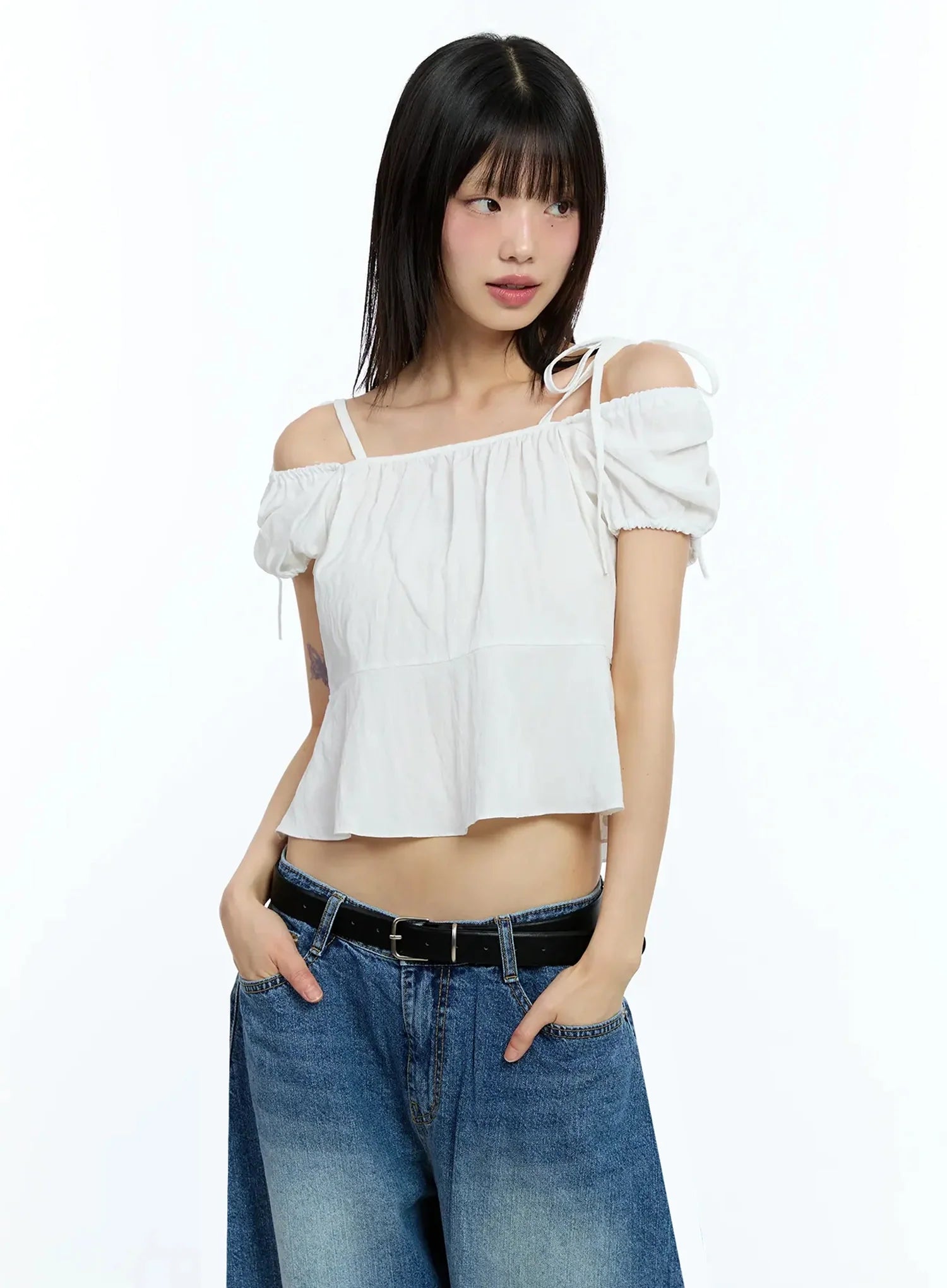 Strappy Off-Shoulder Cropped Blouse IU523