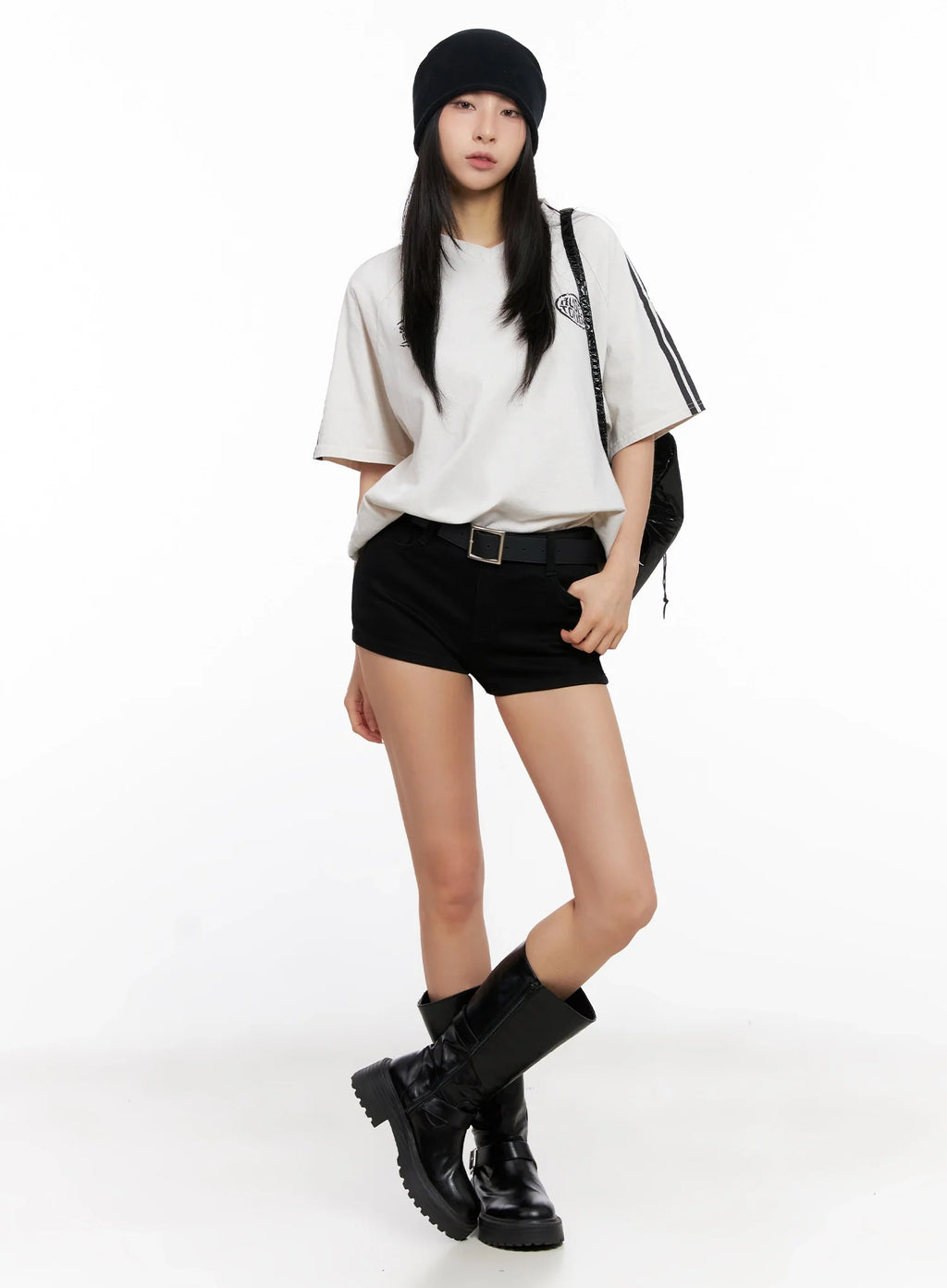 Relaxed-Fit V-Neck Graphic T-Shirt IG508