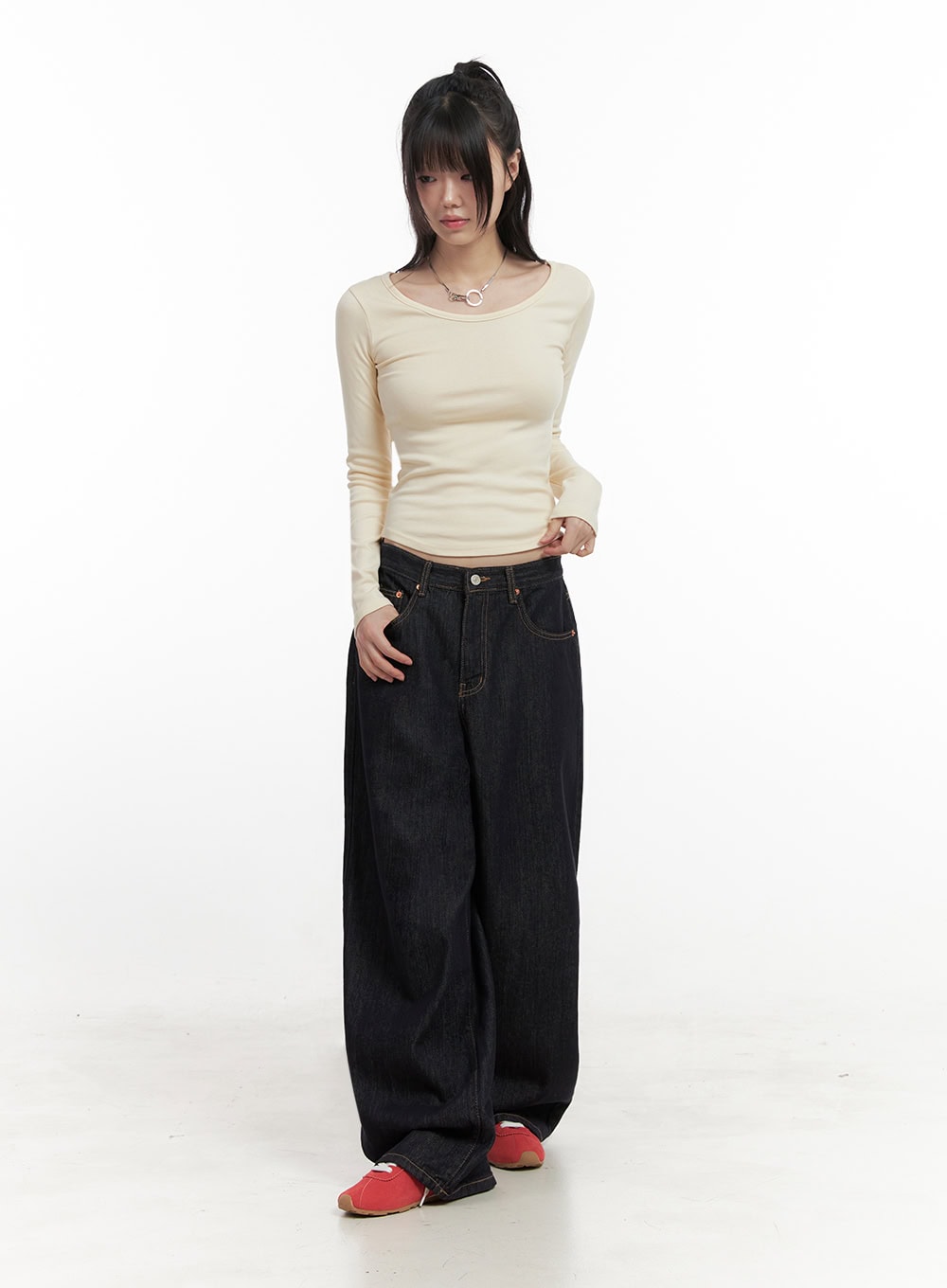 Slim-Fit Cropped U-Neck Top  IN427