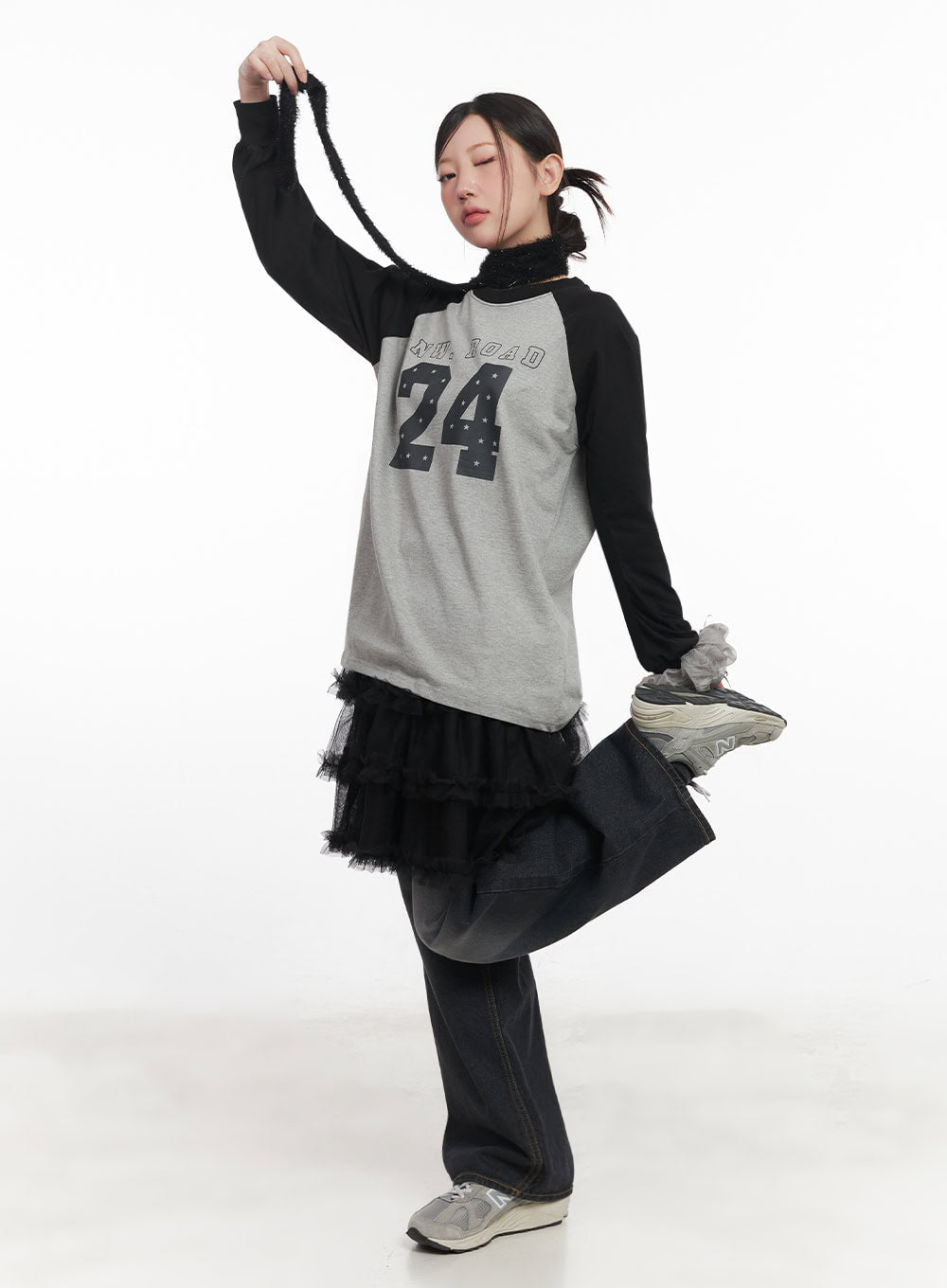 24 Graphic Long-Sleeve T-Shirt IM528