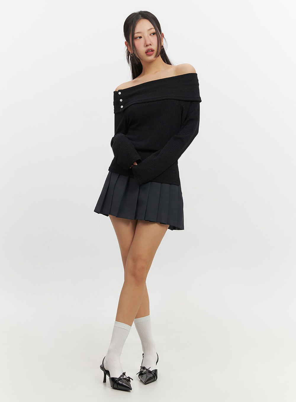 Off-Shoulder Buttoned Long-Sleeve Top IF510