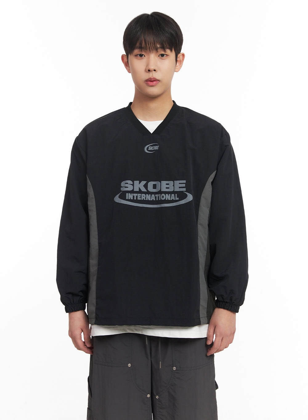 Men's V-Neck Nylon Sweatshirt (Black) IM517