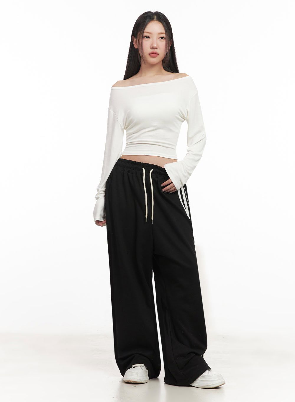 Essential Off-Shoulder Long-Sleeve Crop Top IM524