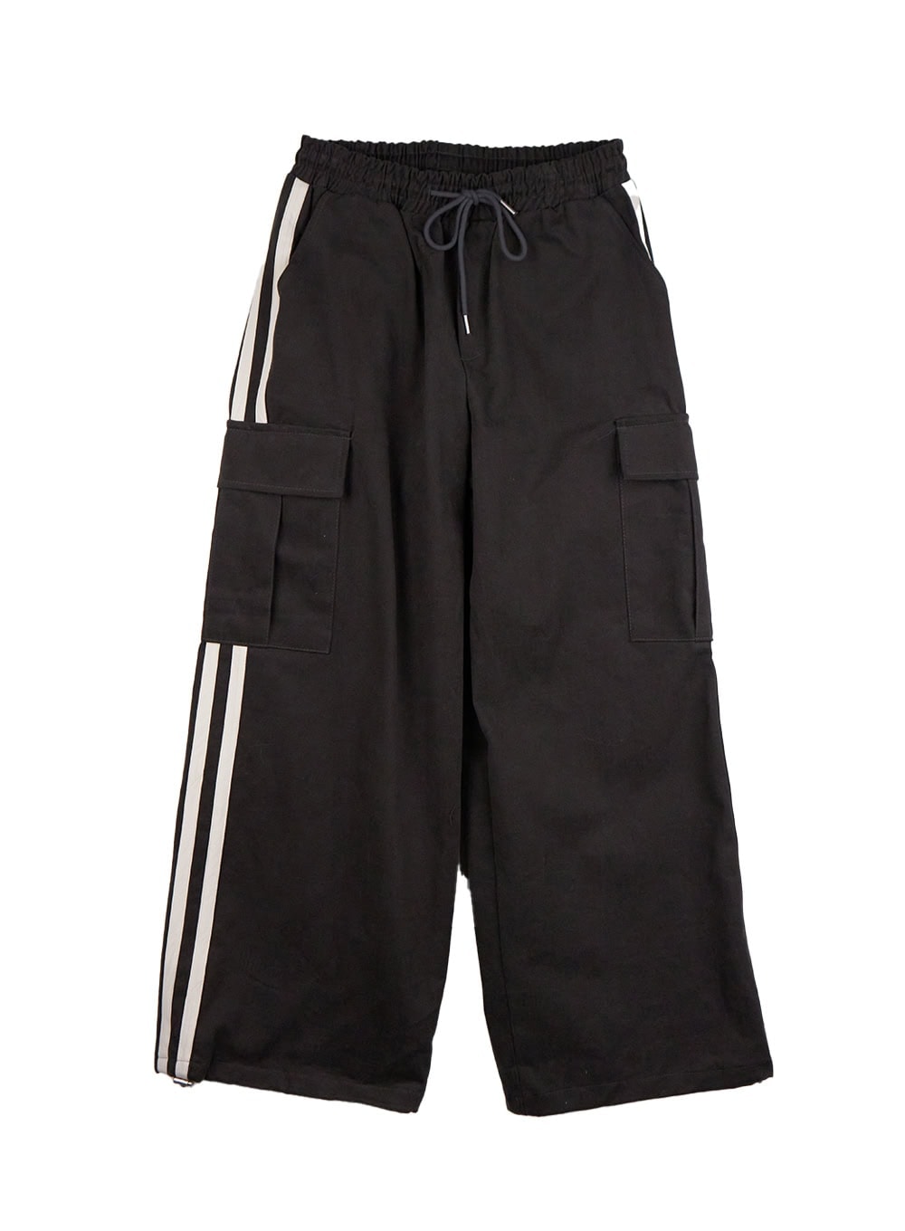 Wide-Fit Cargo Pocket Pants IN427