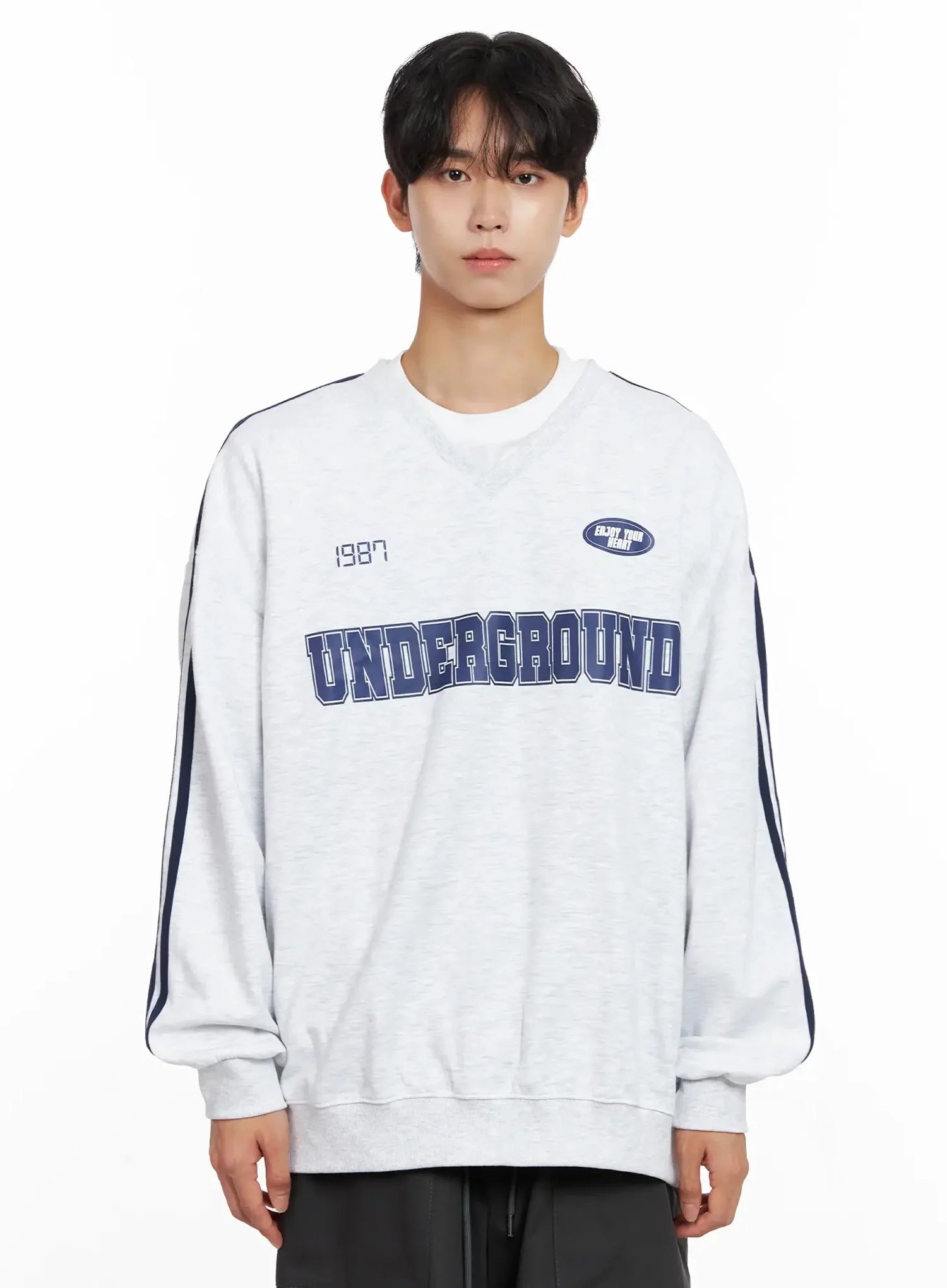 Men's Graphic V-Neck Sweatshirt IO516