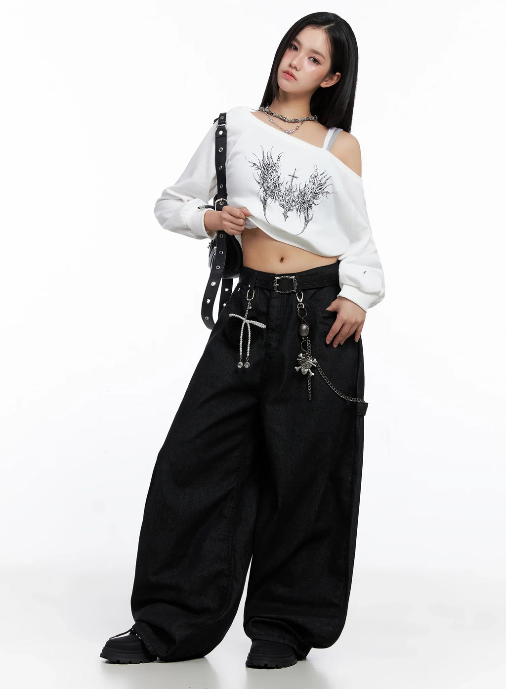 Off-Shoulder Graphic Sweatshirt IS525