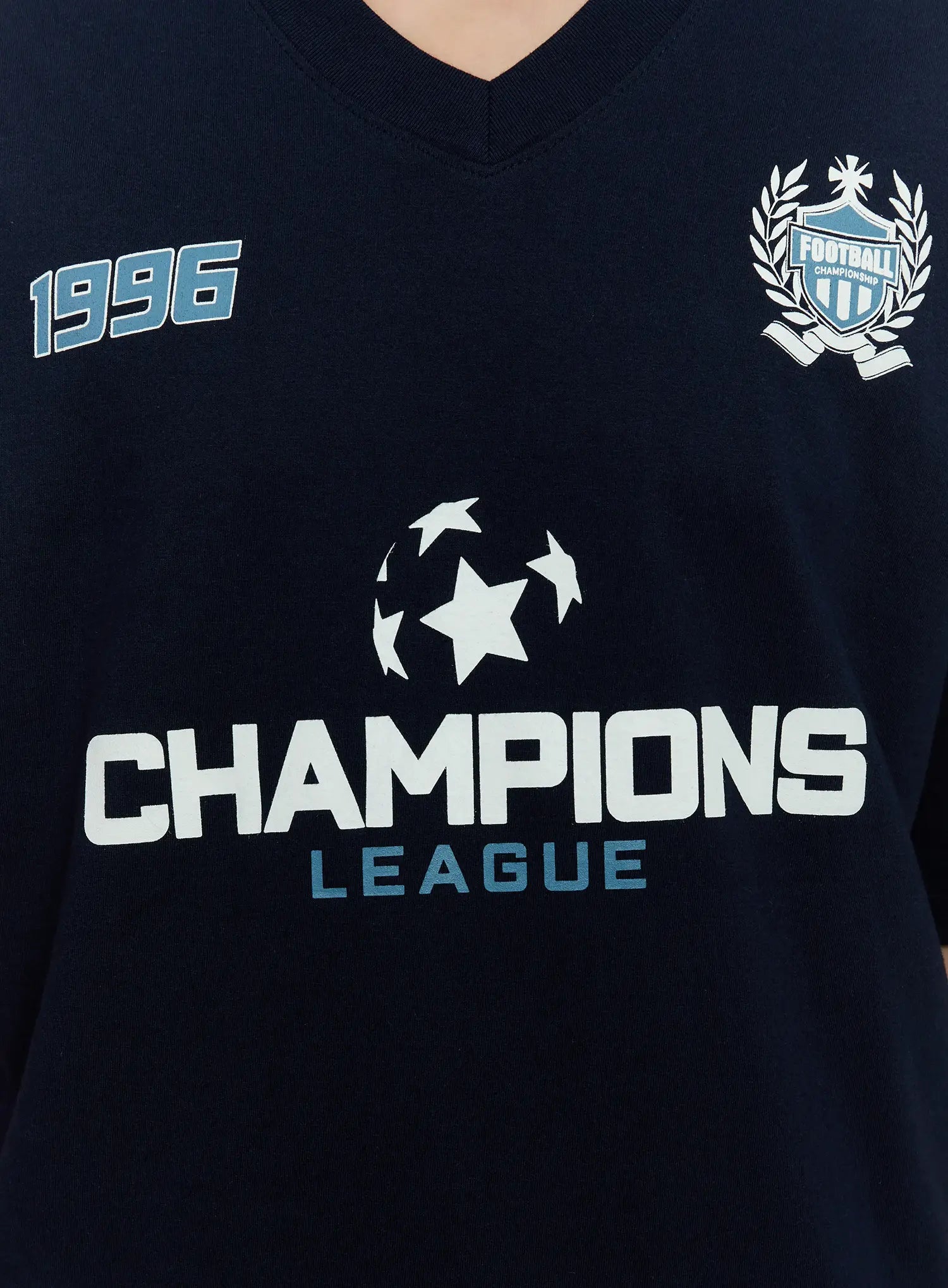 Men's V-Neck Champions League Graphic Jersey IG515