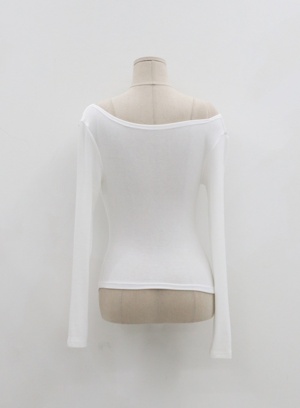 Wide V-Neck T-Shirt IO21