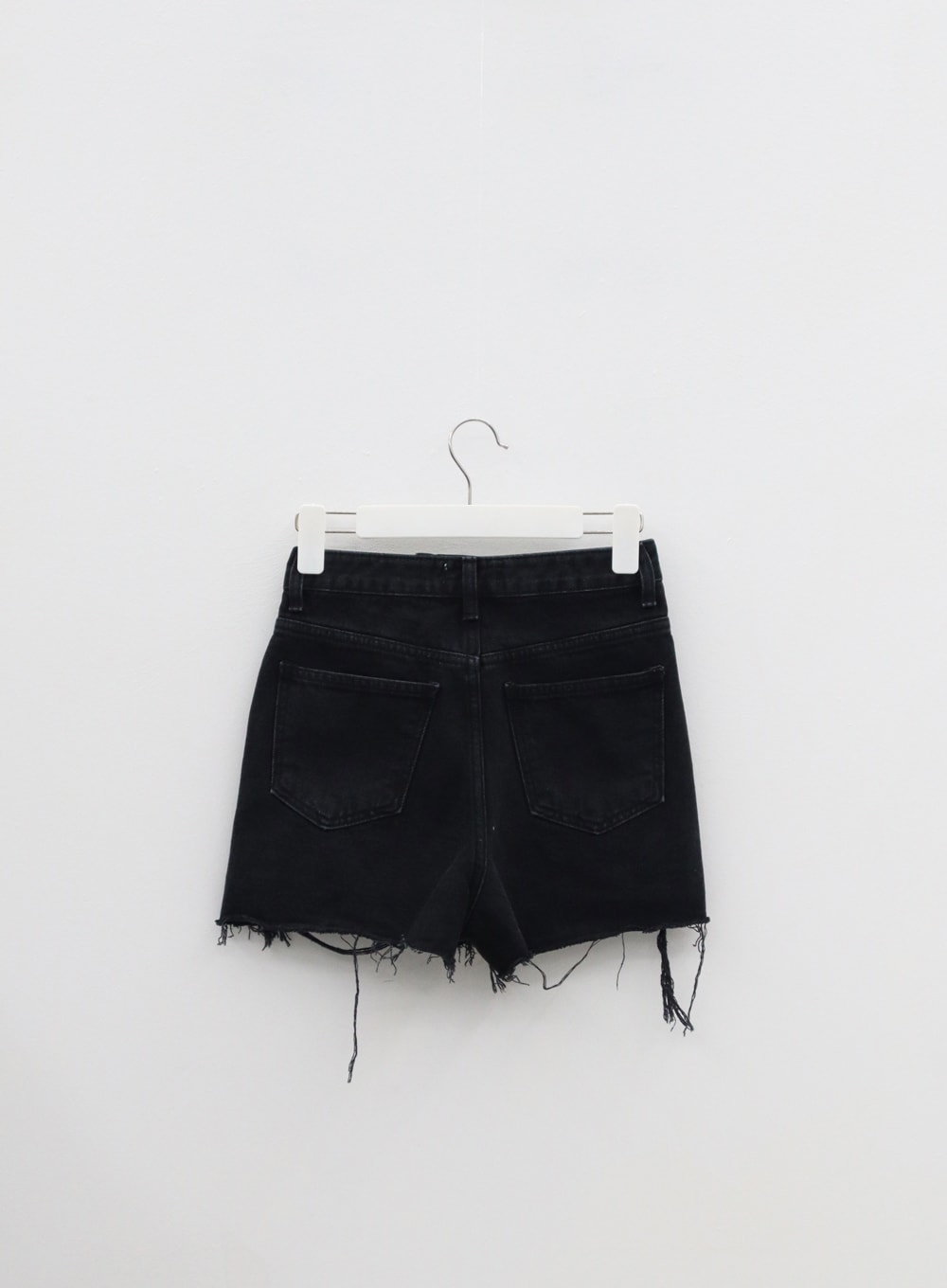 Unbalanced Ripped Shorts IM309