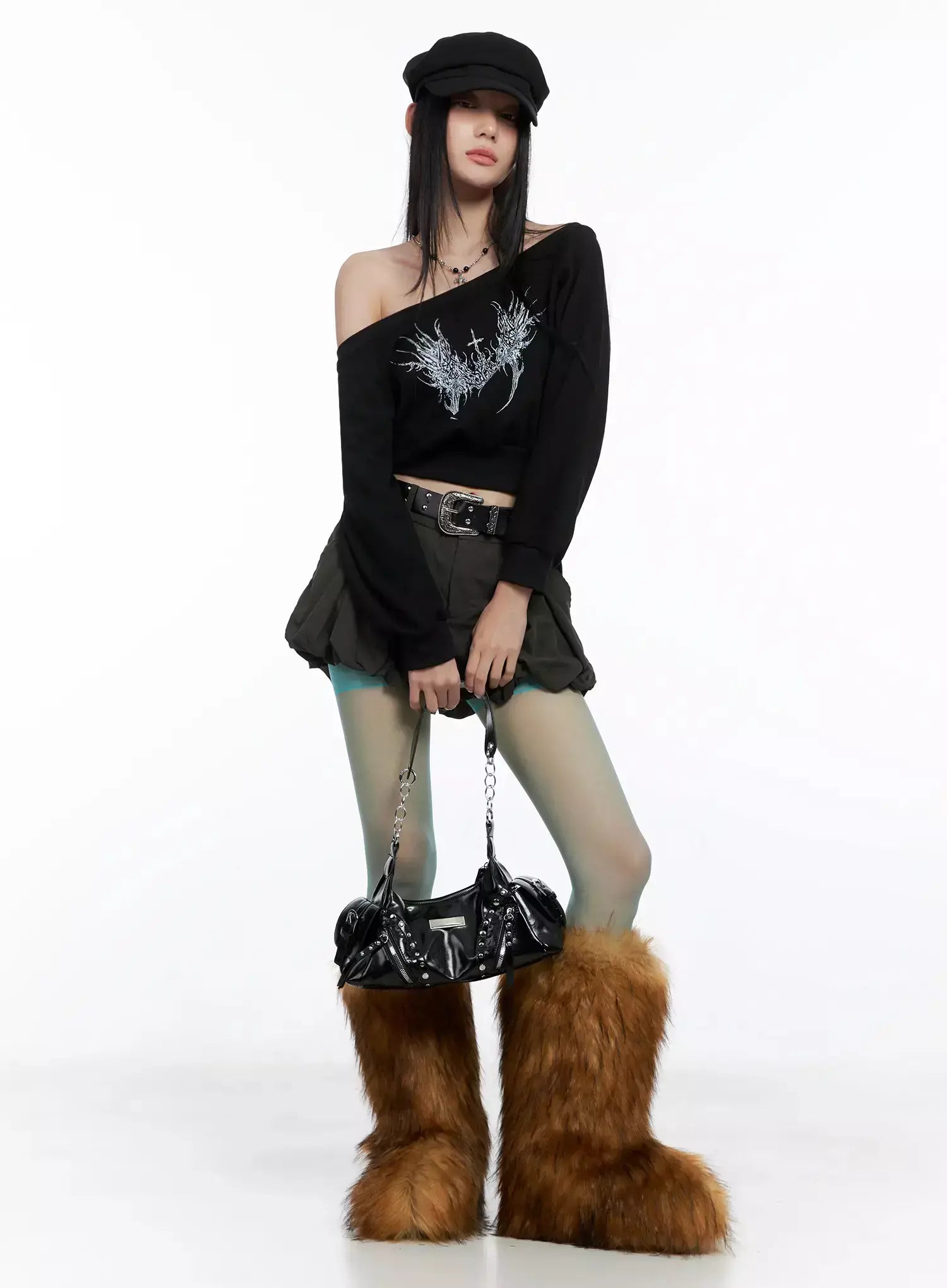 Off-Shoulder Graphic Sweatshirt IS525