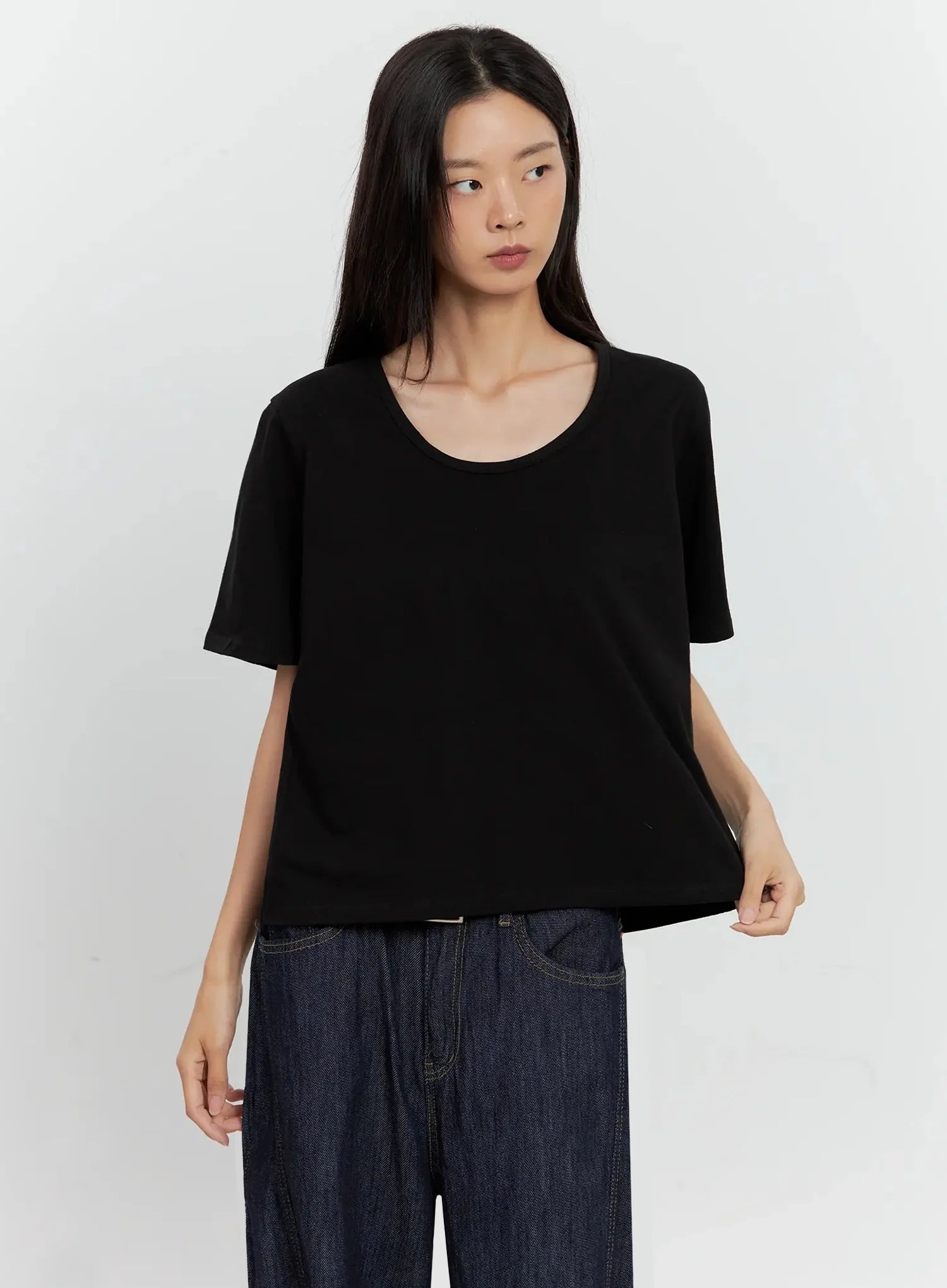 Basic U-Neck T-Shirt IL528