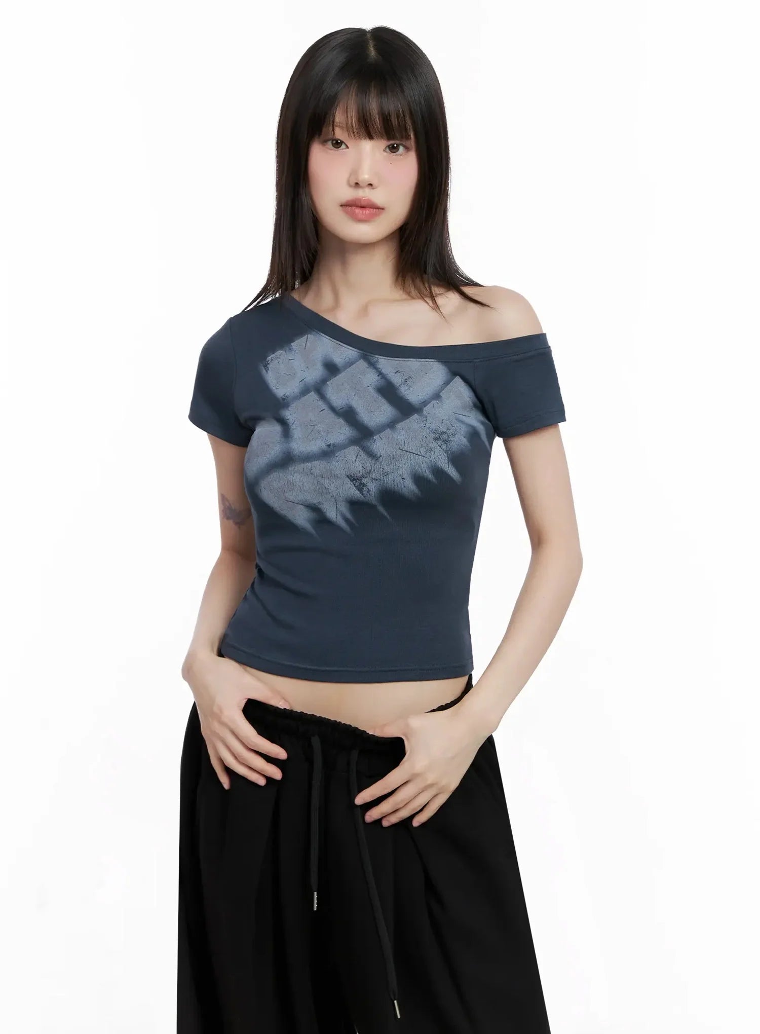 Asymmetric Off-Shoulder Graphic Top IL528