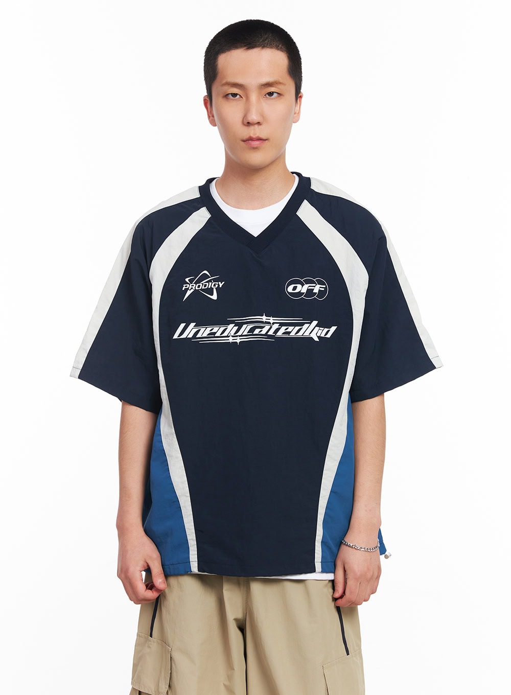 Men's Nylon Graphic V-Neck T-Shirt IU512