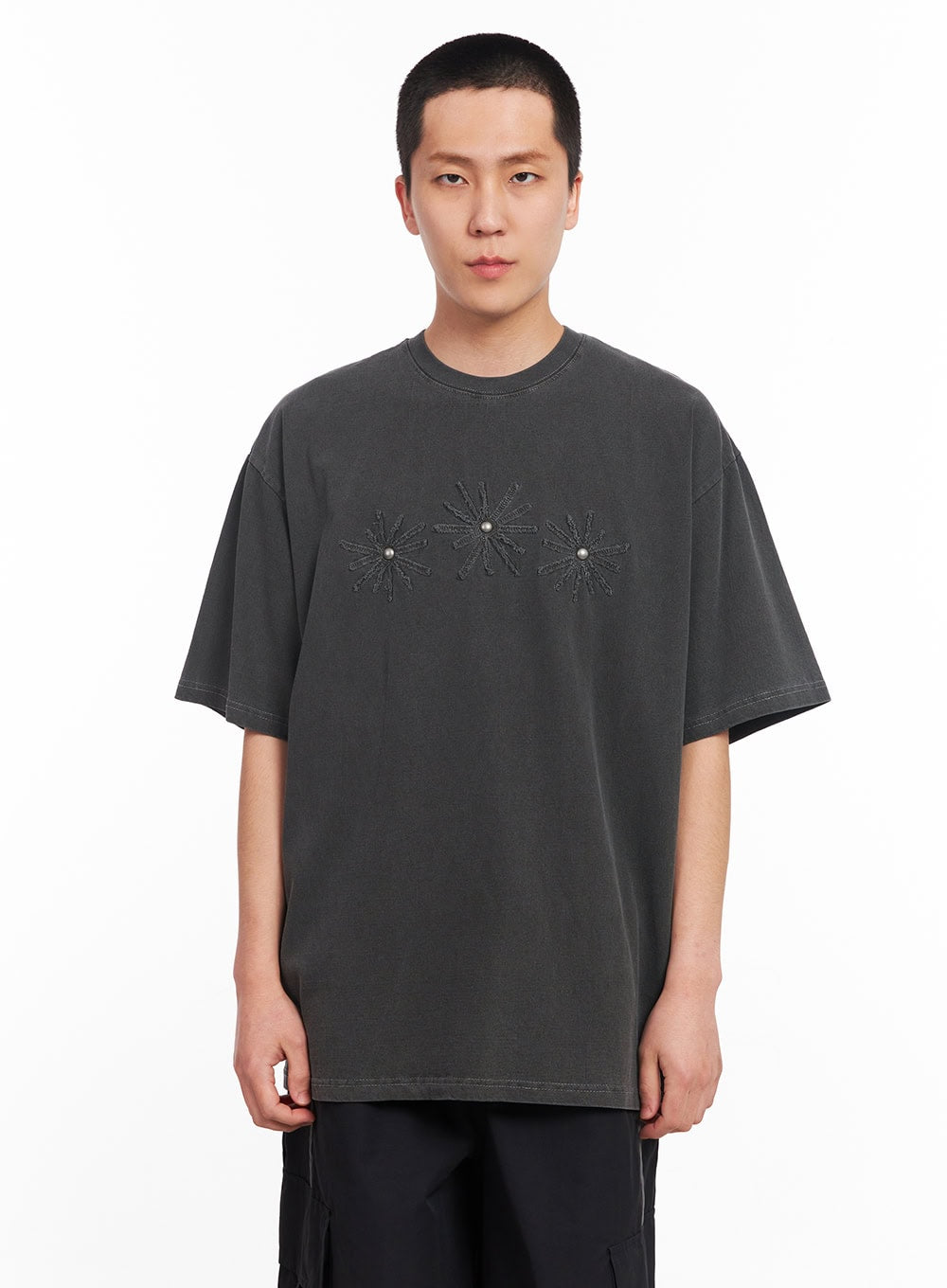 Men's Studded Daisy T-Shirt IU503