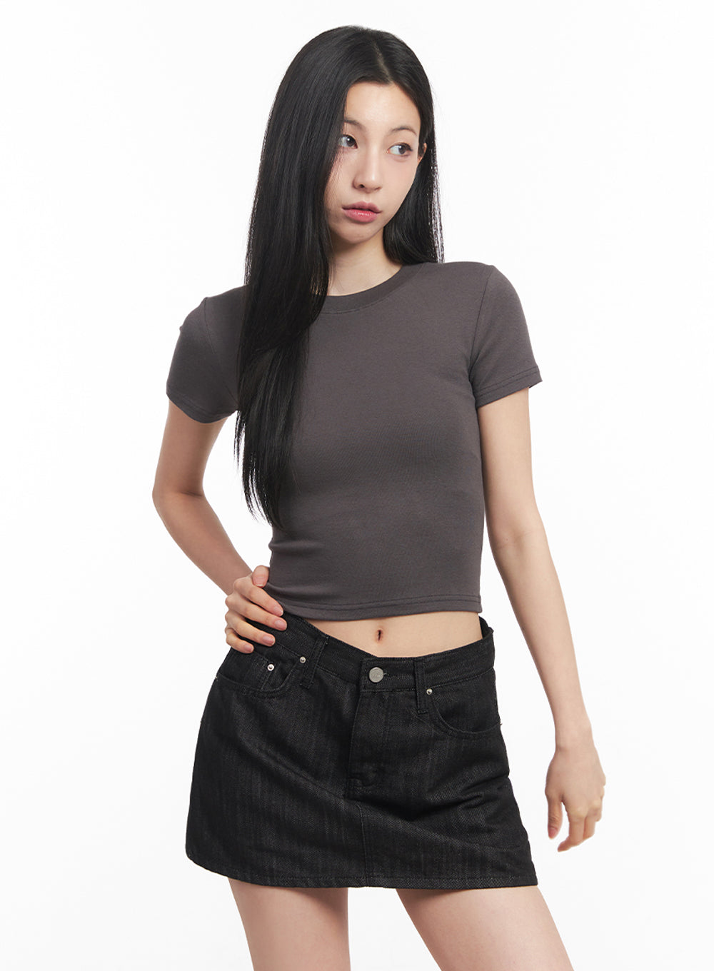 Slim-Fit Crop Tee IY516