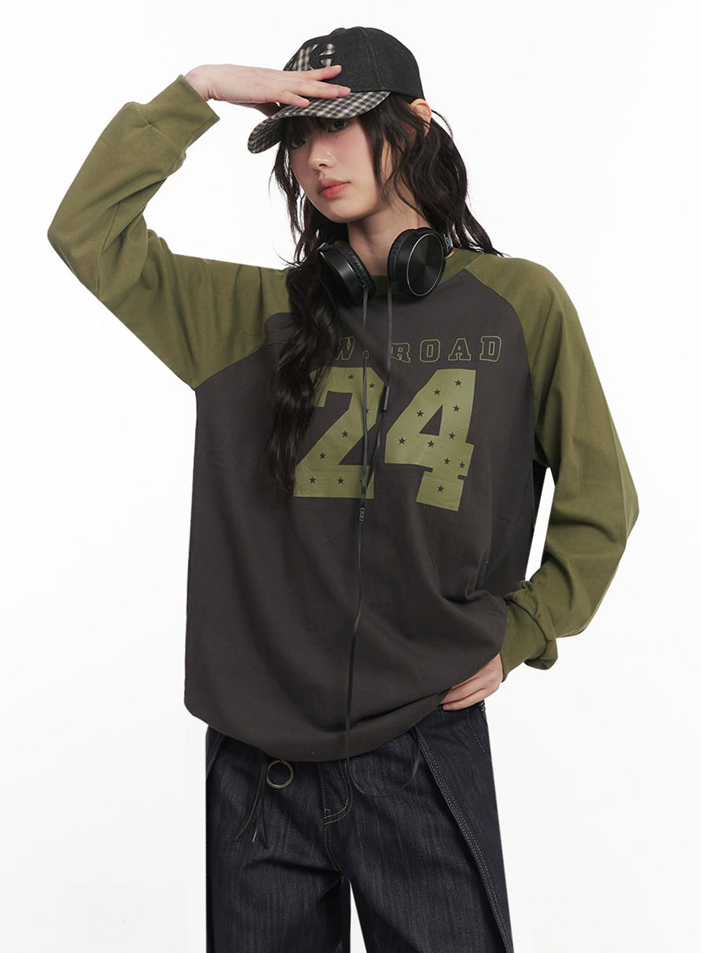 24 Graphic Long-Sleeve T-Shirt IM528