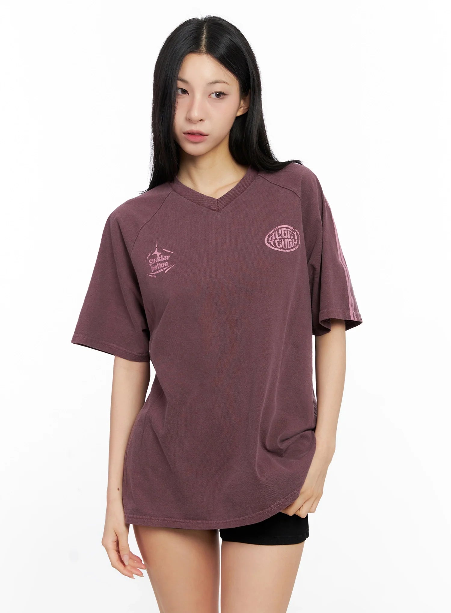 Relaxed-Fit V-Neck Graphic T-Shirt IG508