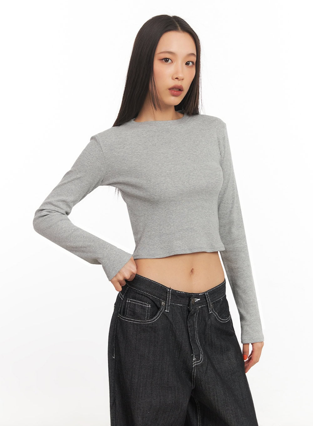 Slim-Fit Long-Sleeve Crop Top IA504
