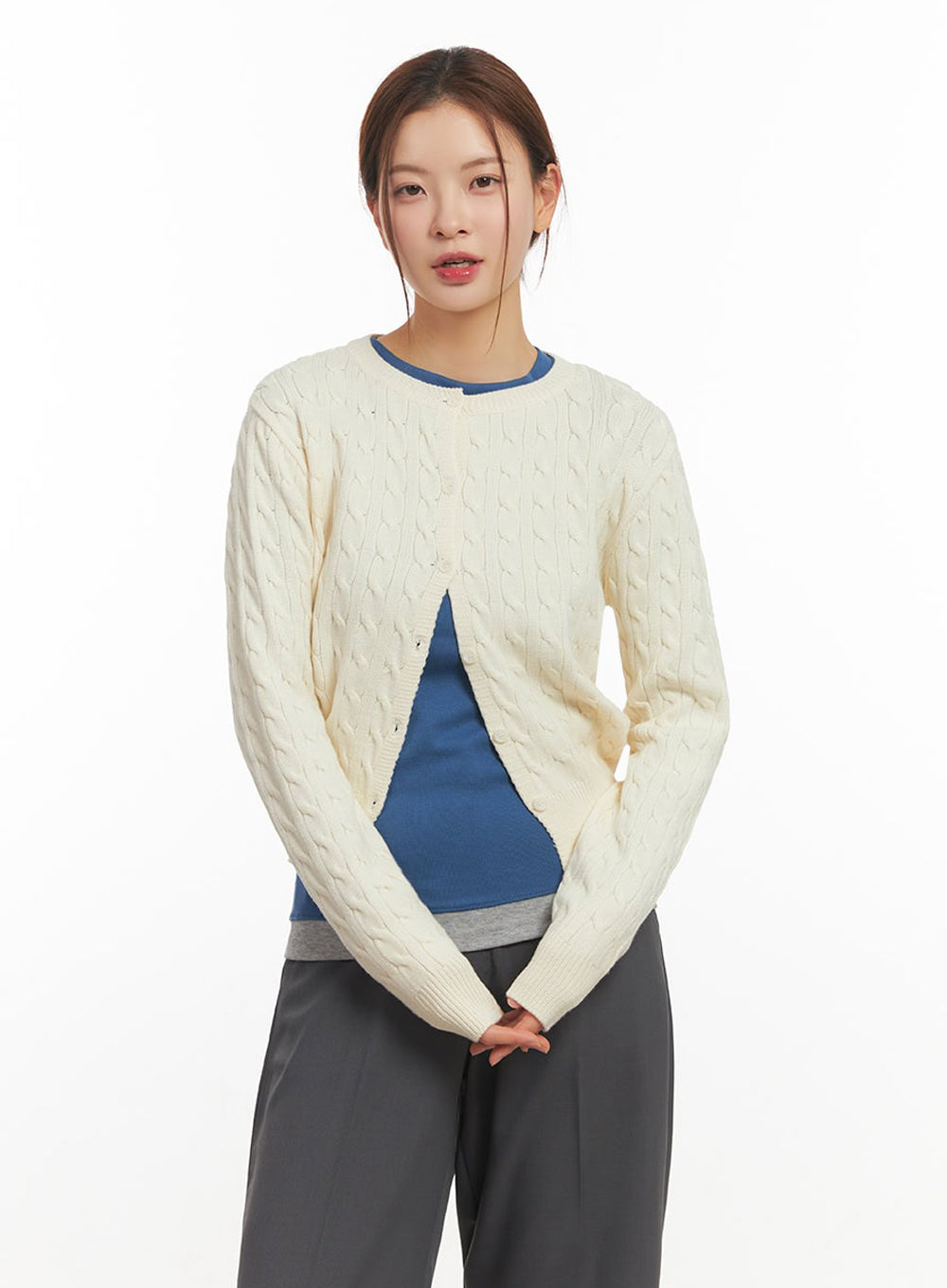 Cable-Knit Buttoned Cardigan IM524