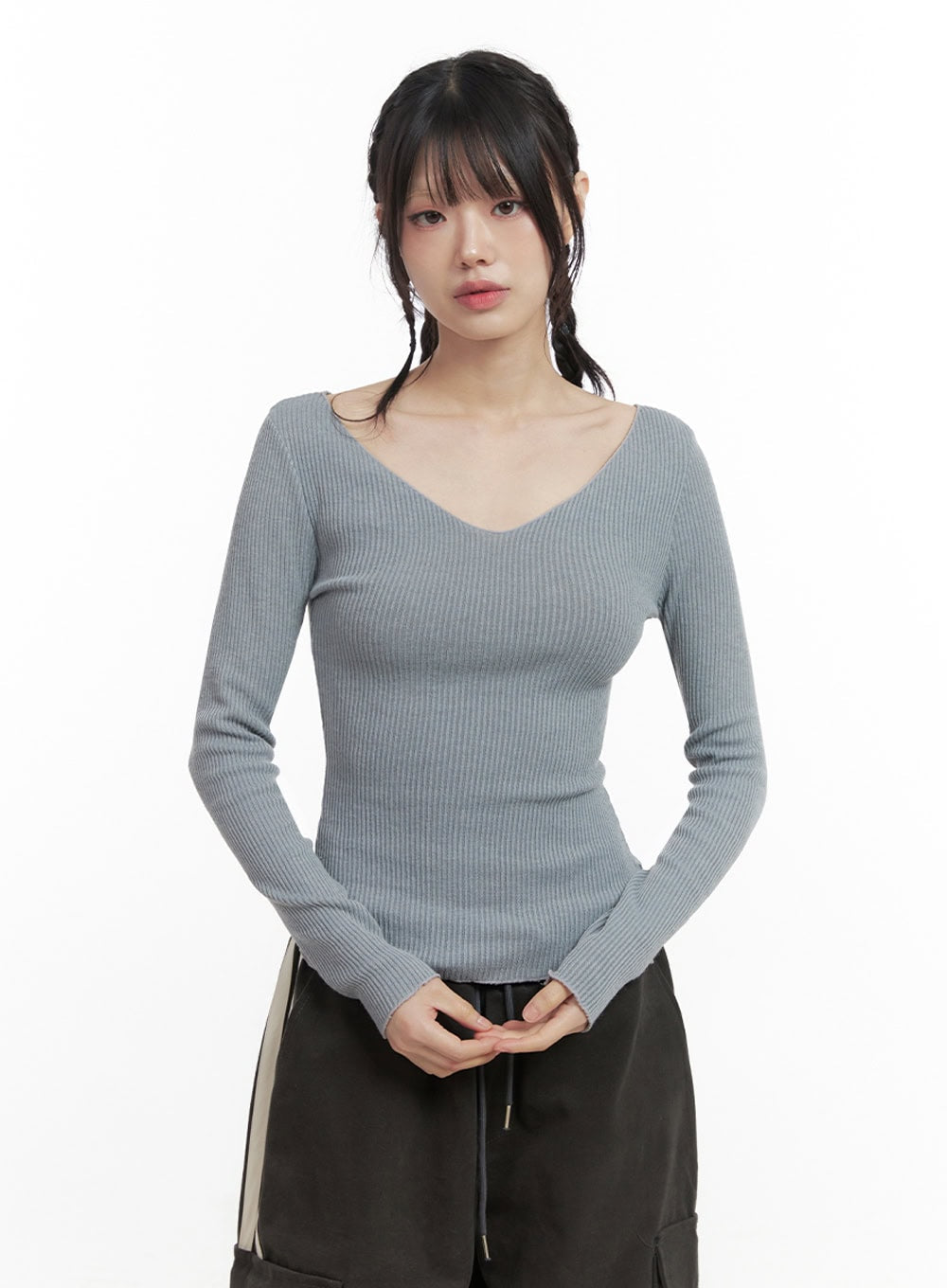 Slim-Fit V-Neck Long Sleeve Top IN427