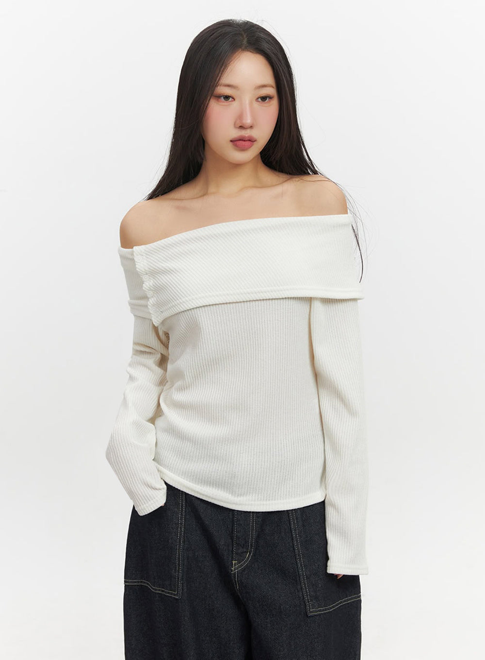 Off-Shoulder Buttoned Long-Sleeve Top IF510
