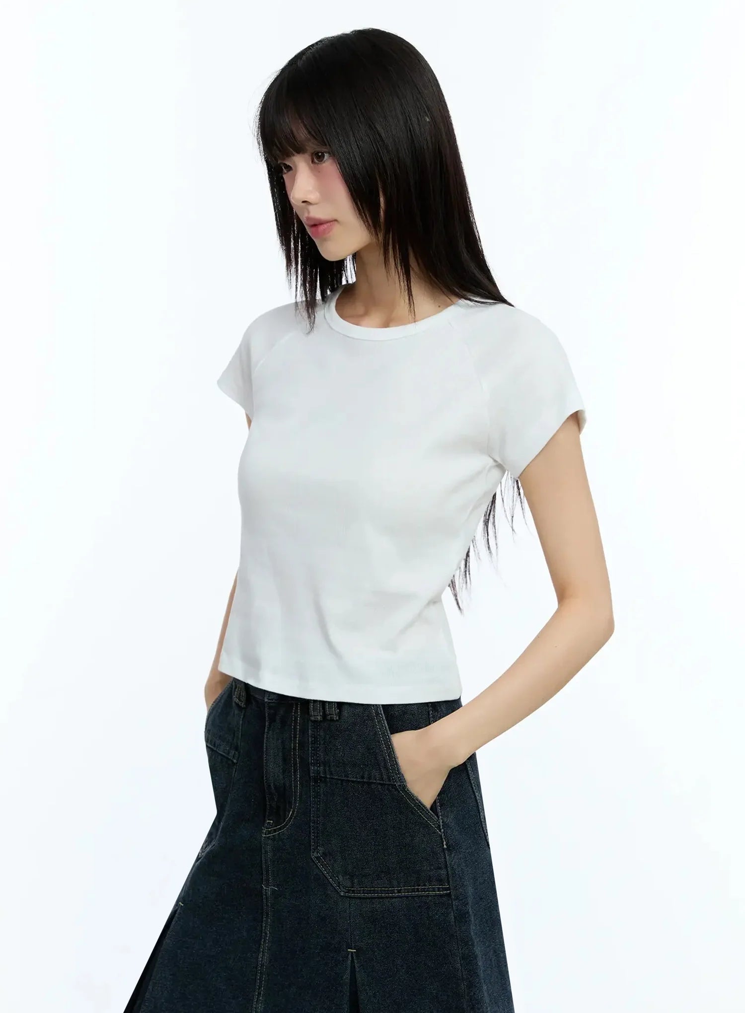 Slim-Fit Cropped Tee IU523