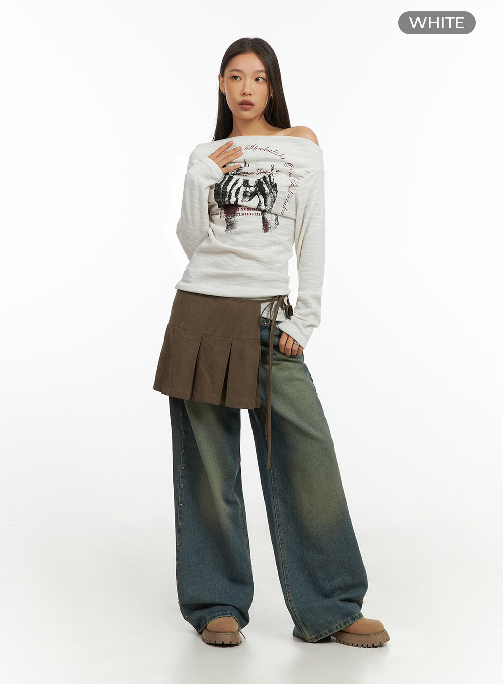 Trendy Off Shoulder Graphic Print Top IO409