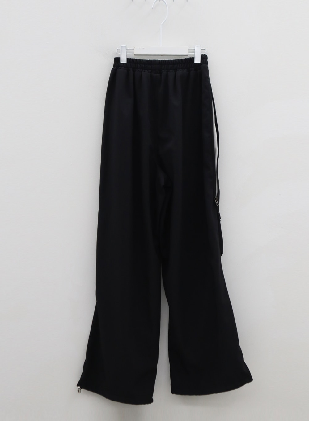Unique Side Zipper Detailing Wide Bending Pants IS07