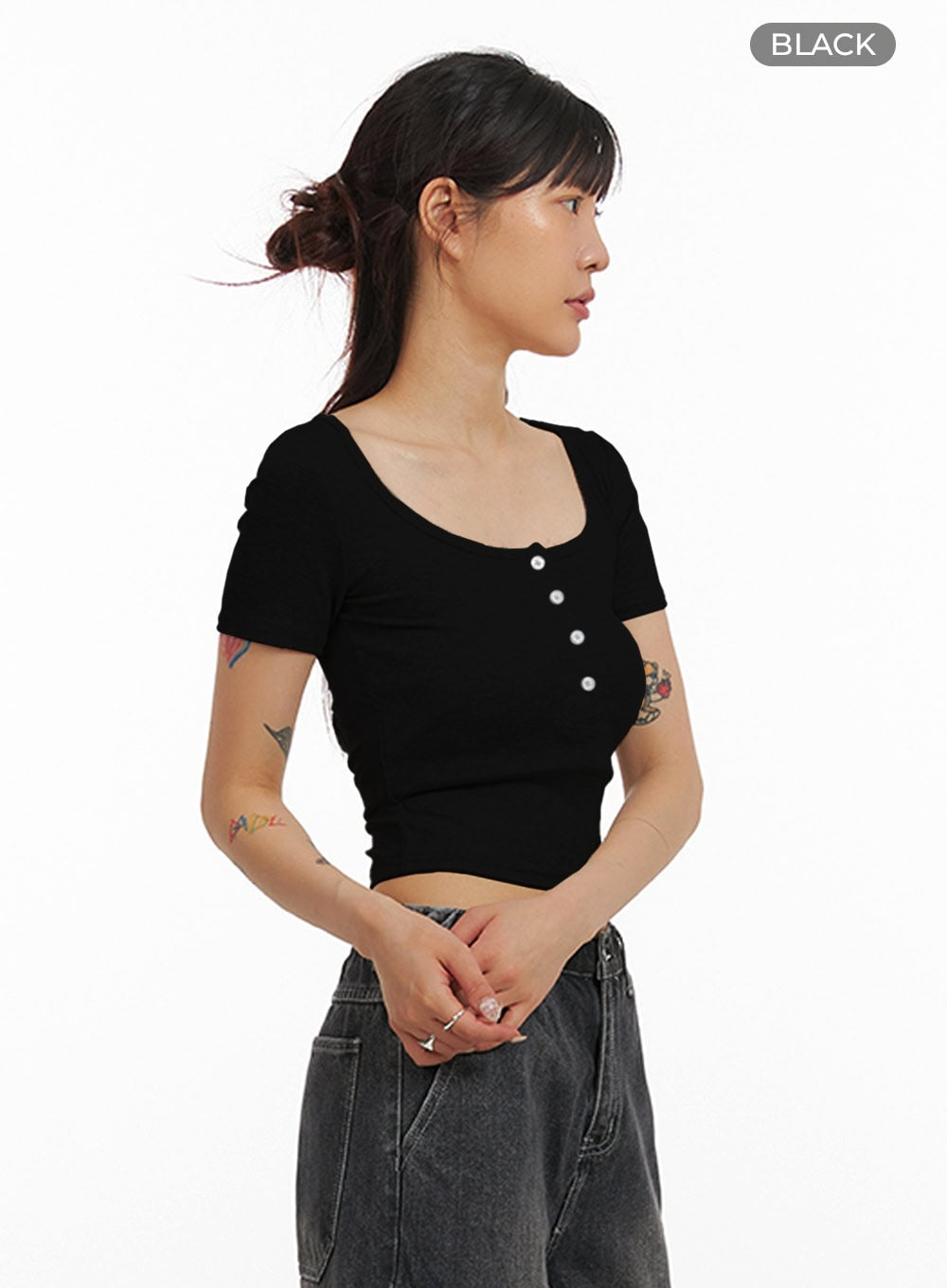 Slim Fit Buttoned U-Neck Crop Top IY410