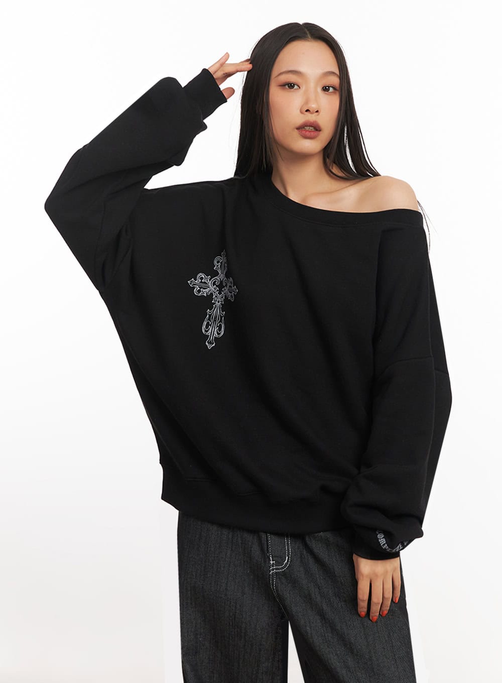 Off-Shoulder Cross Graphic Sweatshirt IA507